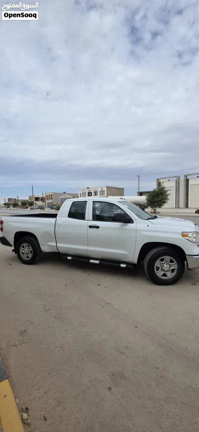 Toyota Tundra SR5 4