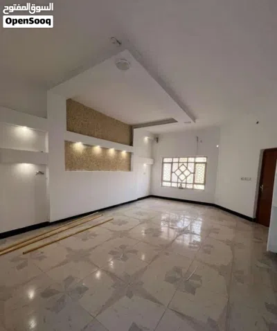 بيت للايجار بأربع شوارع على شارع 20 متر 4