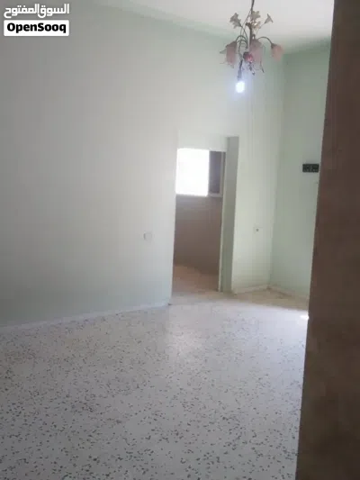 المتوكل للعقارات إستديوا ارضي مستقل للايجار جنزور اربع شوارع المشاشطة بسعر 950عمولة نص شهر 4