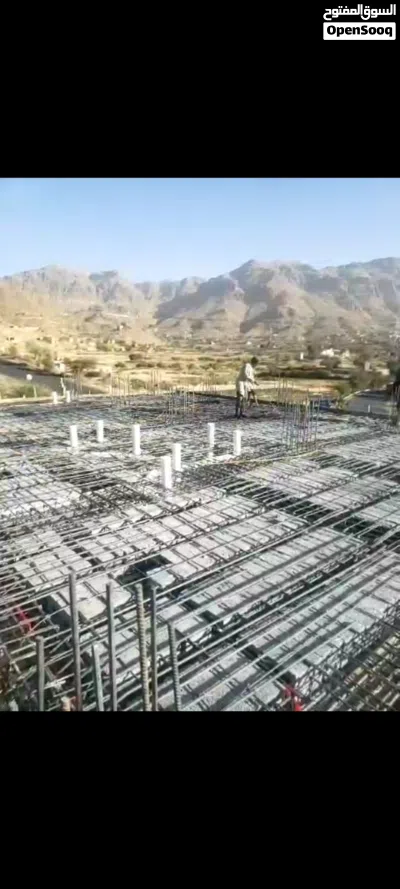 مجمع تجاري مطعم بقاله زيوت مواقف للبيع خط صنعاء. تعز على الشارع الرئسي. 4