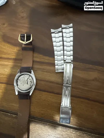 ساعة seiko 5 موديل الثمانينات بحالة جيدة جدا خدوش بسيطة لاكن الساعة حالتها منيحة تعمل بشكل ممتاز 4