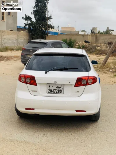 Chevrolet Optra LS 2