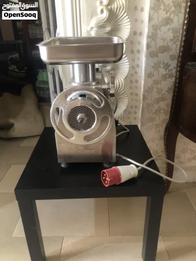 ماكنة فرم لحمه ايطالي نوعها ساب قياس 32 3