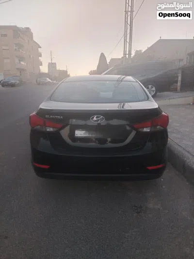 Hyundai Elantra Standard 3