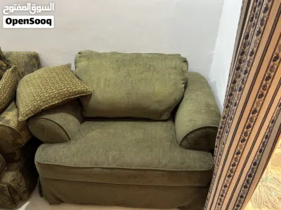 للبيع لدواعي السفر طقم كنب (صوفا) يتكون من 3 قطع 3