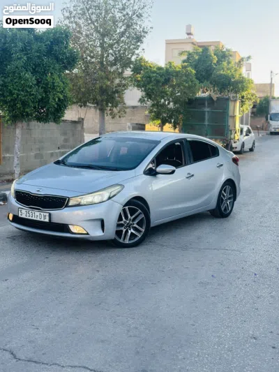 كيا K3 Standard 3