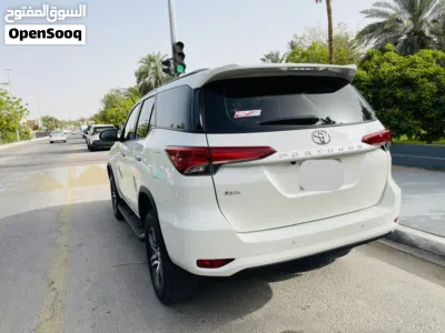 Toyota Fortuner Standard 3