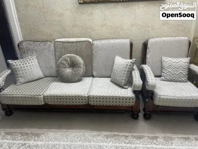 طقم كنب موريس بحاله ممتازه استخدام خفيف،8 مقاعد .خشب زان ثقيل 2