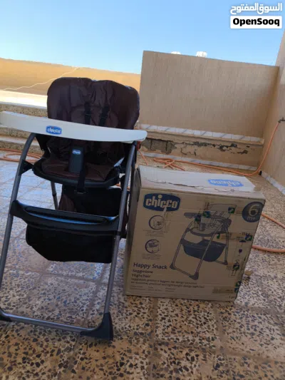 كرسي طعام اطفال ماركة شيكو شبه جديد 3