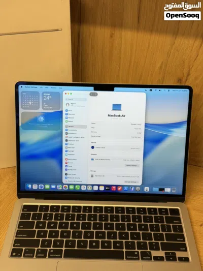 MacBook Air 2025. M4-Chip. 16 RAM. 256 SSD. 13.6-inch 4