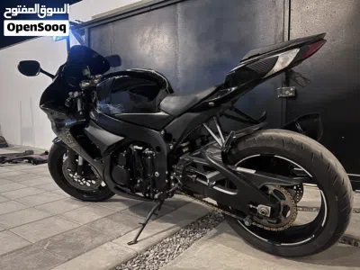 Suzuki GSX-R750 3