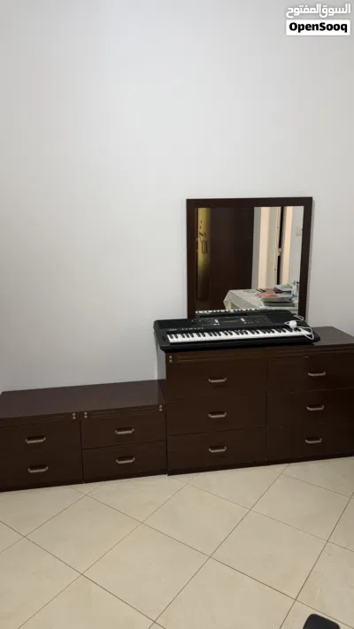 غرفة نوم مع مرتبة بحالة جيدة Bed room with matress in good condition 3