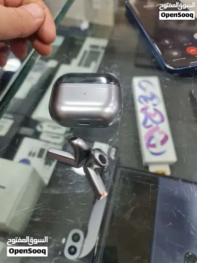 Samsung Buds 3 بحالة ممتازة جدا بسعر مميز 4