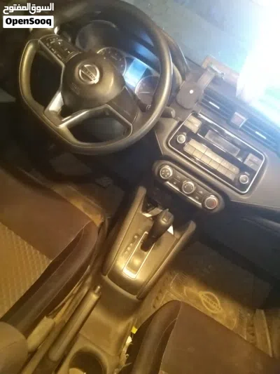نيسان فيرسا SV 4