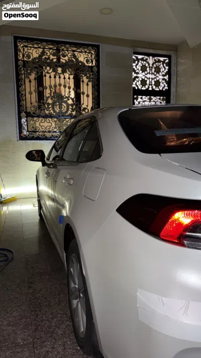 Toyota Corolla LE 4
