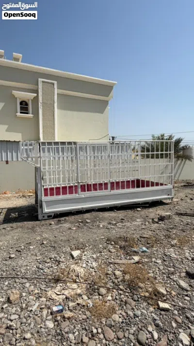 كريل ميتسوبيشي نظيف حجم 3.5 طن جاهز مع الشدة 4