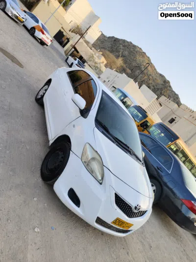 Toyota Yaris Basic 3