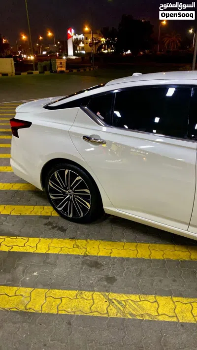 Nissan Altima SV 4