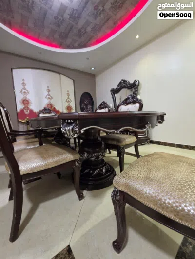 طقم كنب و طاولة سفرة للبيع 4