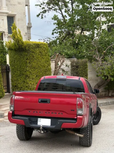 Toyota Tacoma TRD Off-Road 2