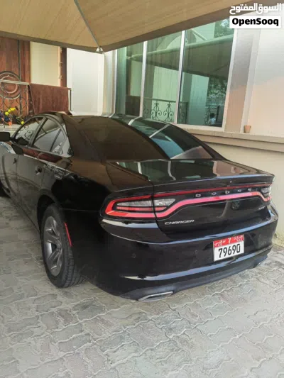 Dodge Charger SXT 2