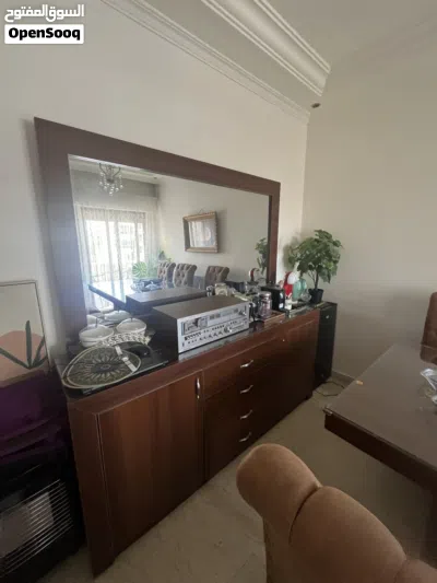 طاولة سفره مع بيرو كبير 2