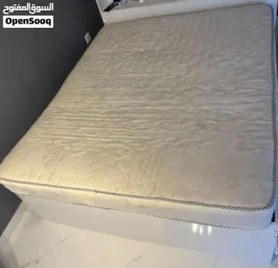 Queen size mattress for sale (160X200cm) 3