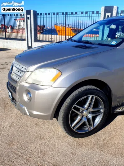 Mercedes Benz M-Class ML 550 3