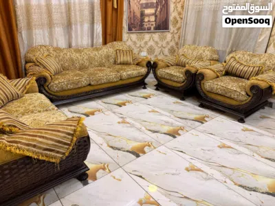 طقم كنب مصري مستعمل بحاله الوكالة 7 مقاعد  خشب زان كامل وإسفنج ضغط عالي 4