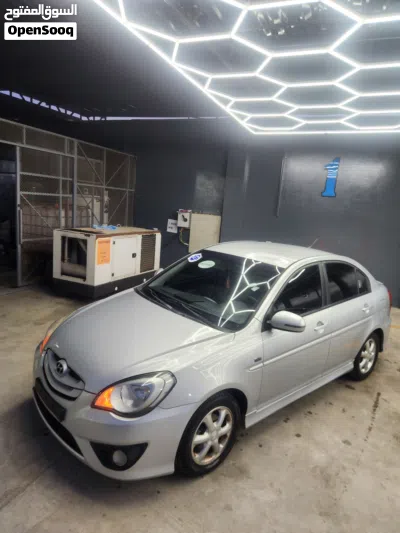 Hyundai Accent SE 4