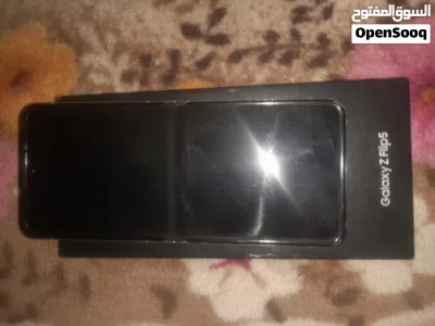 Galaxy Z Flip5 3