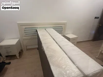غرفه نوم /الخزانه بحاله ممتازه 3