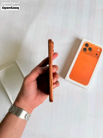 IPHONE 17 PRO MAX ORANGE 1 TIRA 4