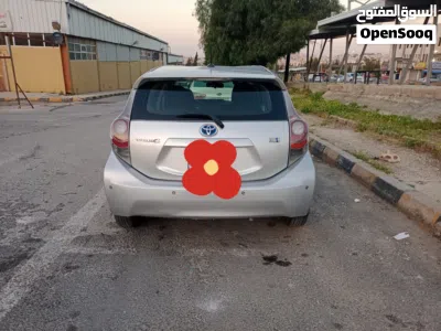 Toyota Prius Prius C 4