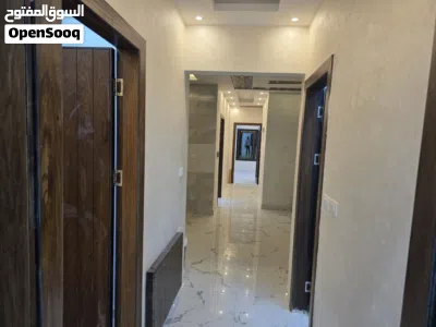 شقة للايجار من المالك مباشرة في ابو السوس قرب جامعة الحسين التقنية 3 نوم 4