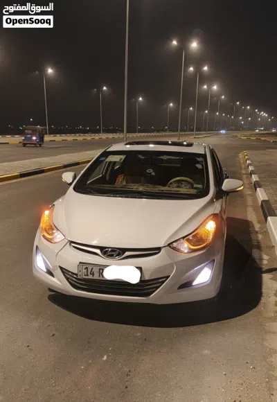 Hyundai Elantra SE 3