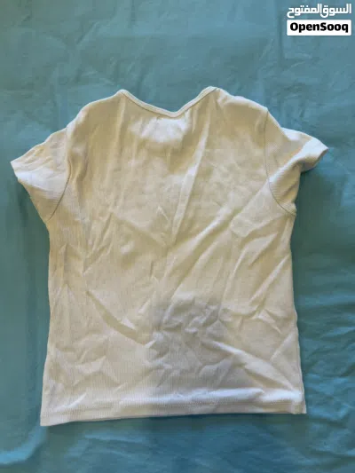 بلوزة pull and bear بيضا 2