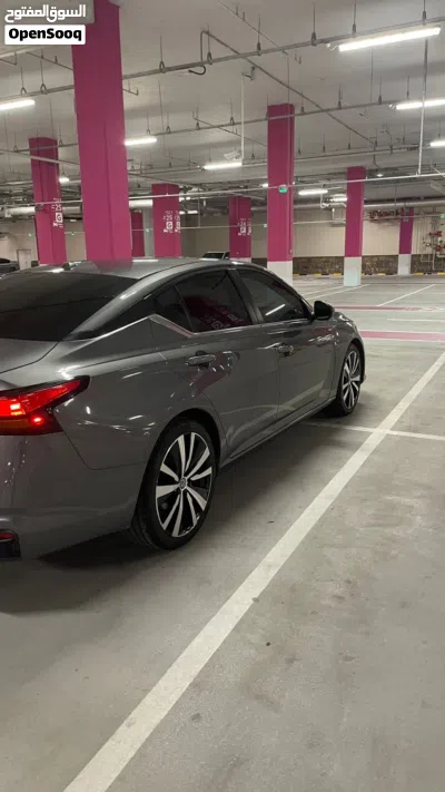 Nissan Altima SR 4