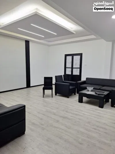 شقة خدمية فاخرة للإيجار – بن عاشور الموقع: بن عاشور – شارع المعدات الطبية داخل عمارة خا 2