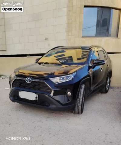 Toyota RAV 4 XLE 2