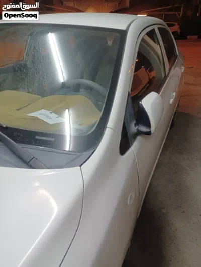 Toyota Corolla Axio 4