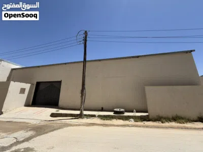 مخزن للإيجار ب مساحة400 متر 3