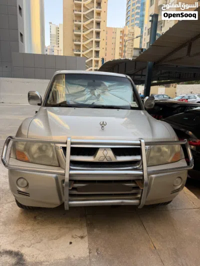 Mitsubishi Pajero Standard 2