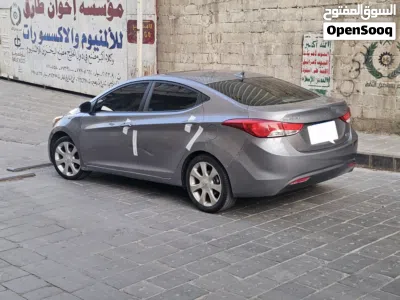 Hyundai Elantra Limited 3