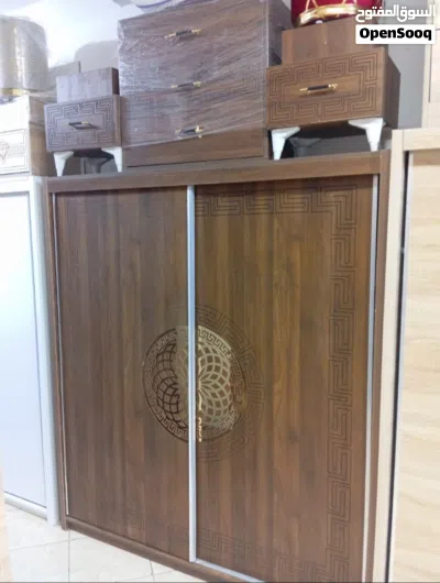 غرفة نوم mdf أنيقة و بجودة عالية بمنظم ملابس من الحجم الكبير 1.80/210و سرير بقياس 140/190 2