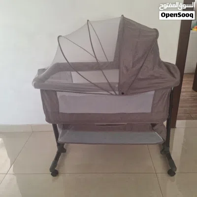 سرير اطفال و كوت سيارة بسعر لطيف 3