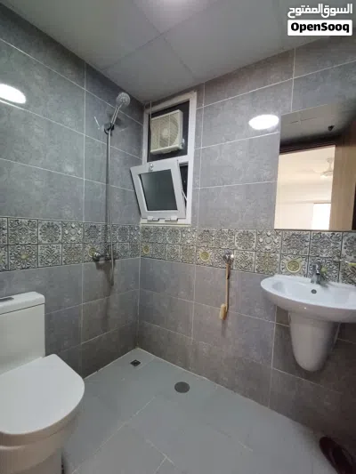 شقة راقية للإيجار بالمعبيلة على دوار الصفا بجوار مستشفى بدر السماء 3