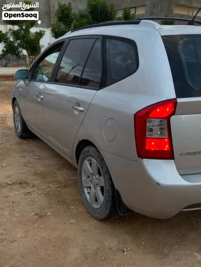 كيا كارينز X-Line 4