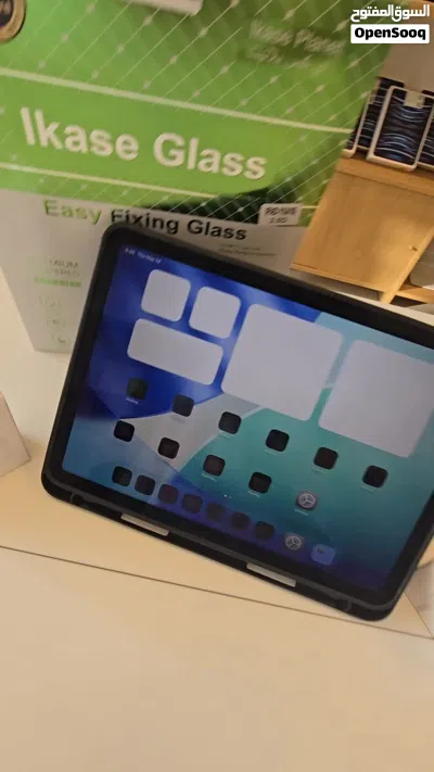 iPad Air M2 11-inch 128GB بحالة الجديد مع ملحقات 2