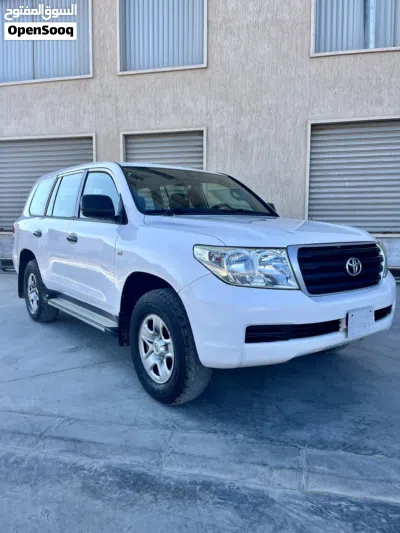 Toyota Land Cruiser GXR 2